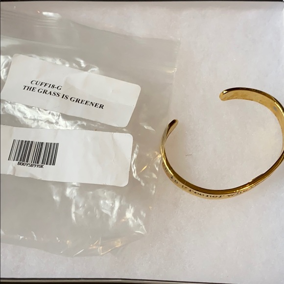 FREE Inspiration goldtone bracelet - Picture 6 of 6